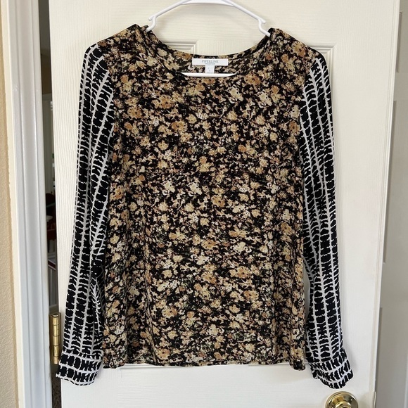 Piperlime Tops - Piperlime 100% Silk Mix Pattern Blouse